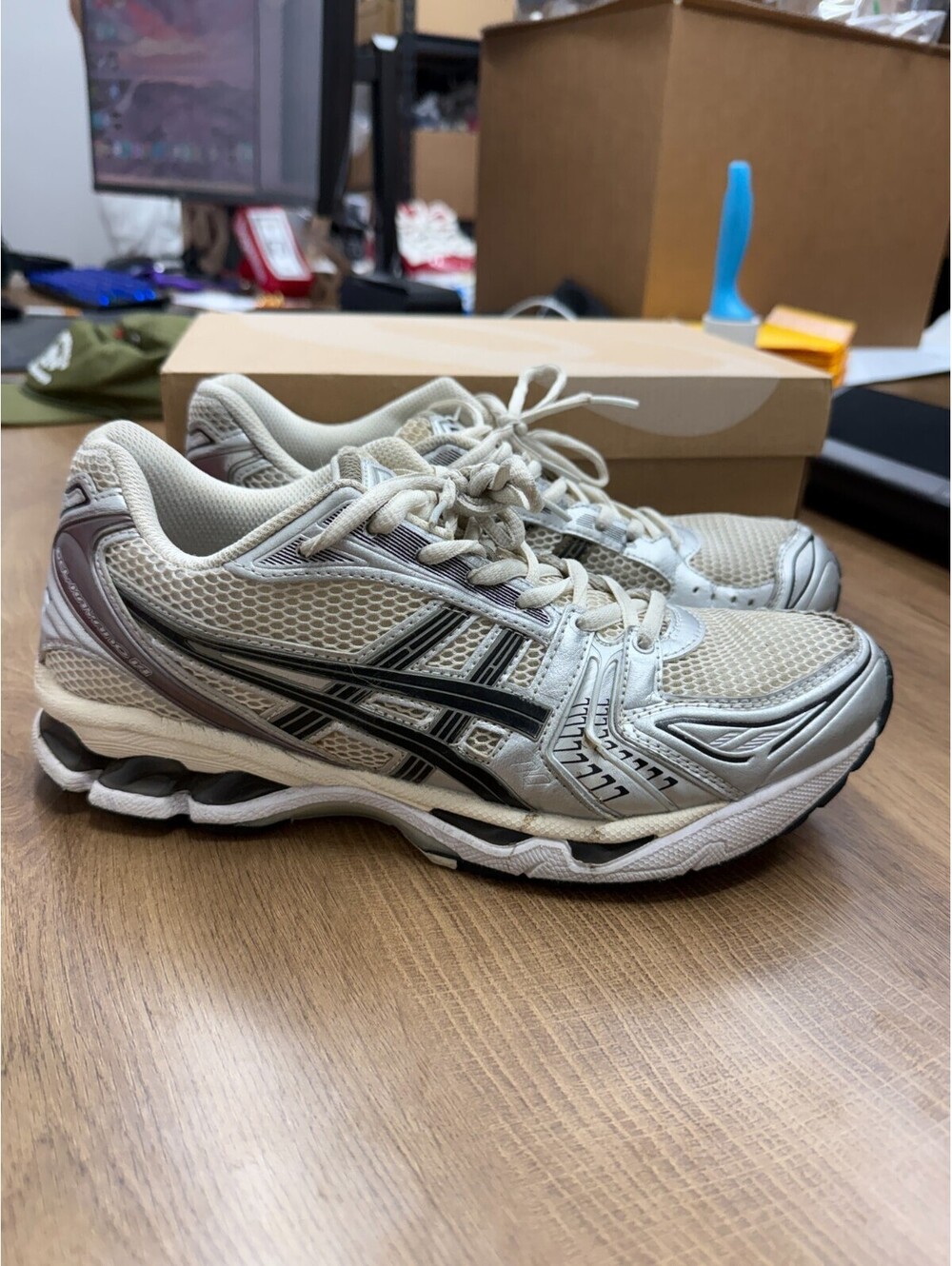 Asics Gel-Kayano 14 White Black Silver Mens Size 11 Sneakers 1201A019-108